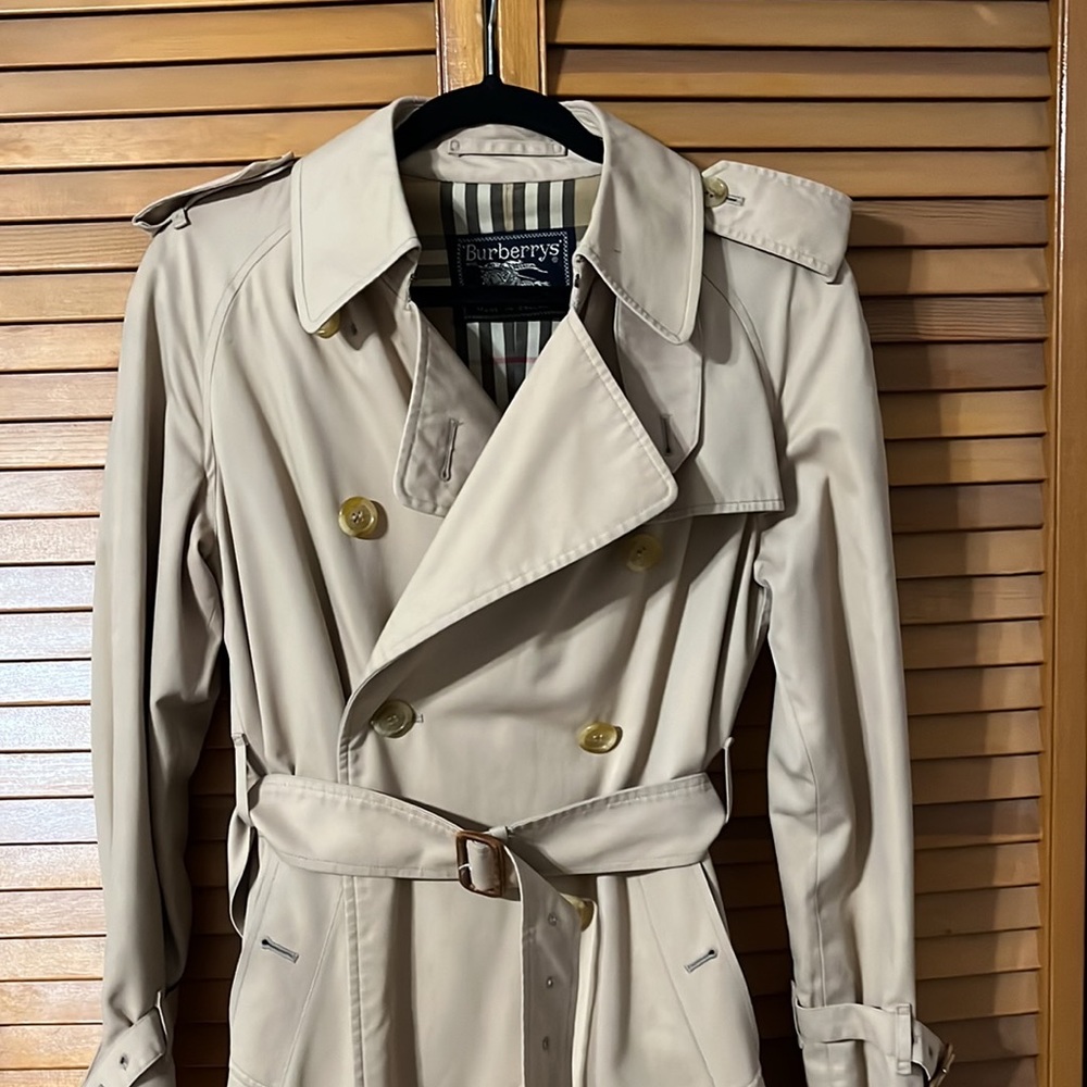Vintage Women’s Burberry Trench Coat